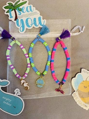 Bracelets à breloques Sea Life pour la vente par Whitney & Willow Collection
