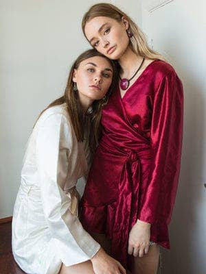 Hamp Silke Wrap Kjole for engroshandel hos Hemp Horizon