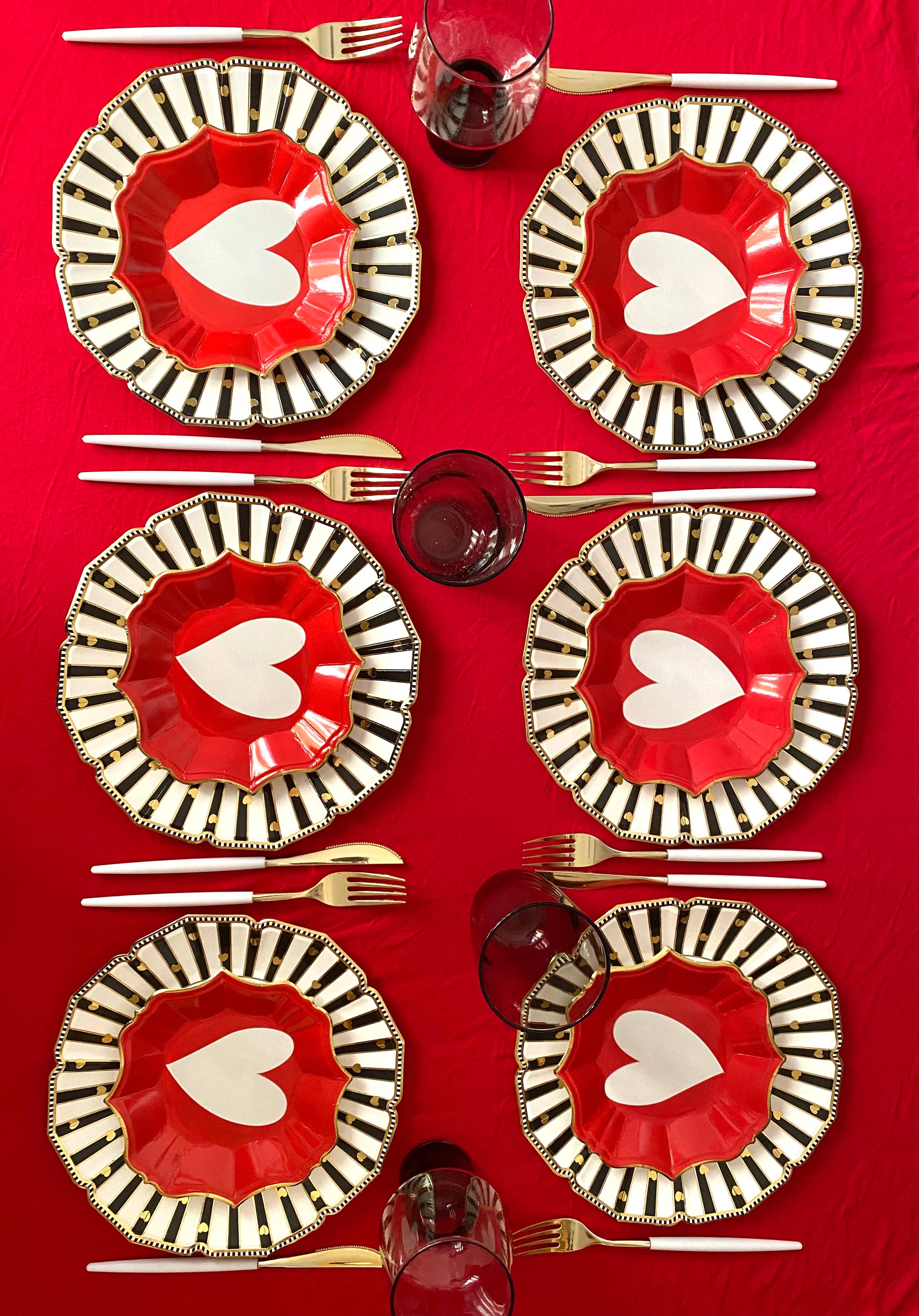 EID Creations - Wholesale Disposable Plate - 8 Love Dinner Plates2