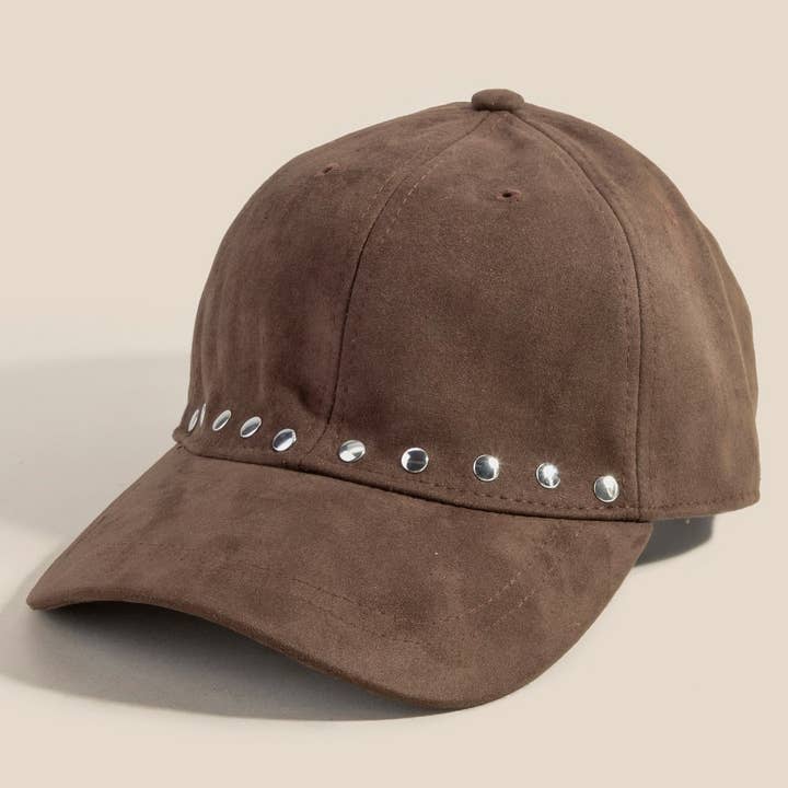 Casquette à garniture de rivets en daim pour la vente par Anarchy Street