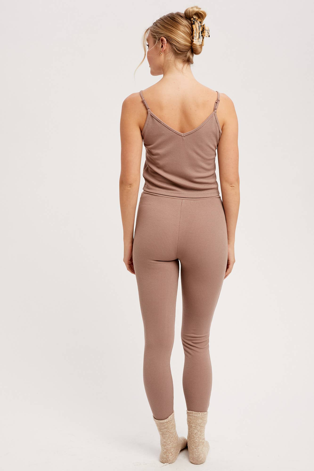 Listicle – Großhandel Loungewear-Set – Damen – Geripptes Strick-Cami & Leggings-Lounge-Set36