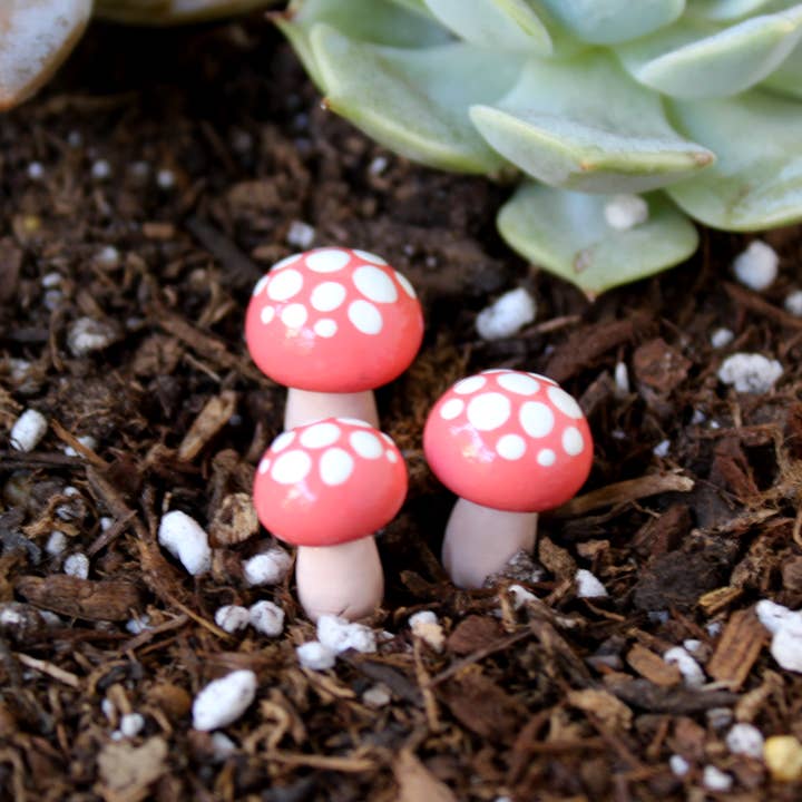 Mariposa Miniatures - Wholesale Garden/Lawn Stake - Mini Fairy Garden Mushroom