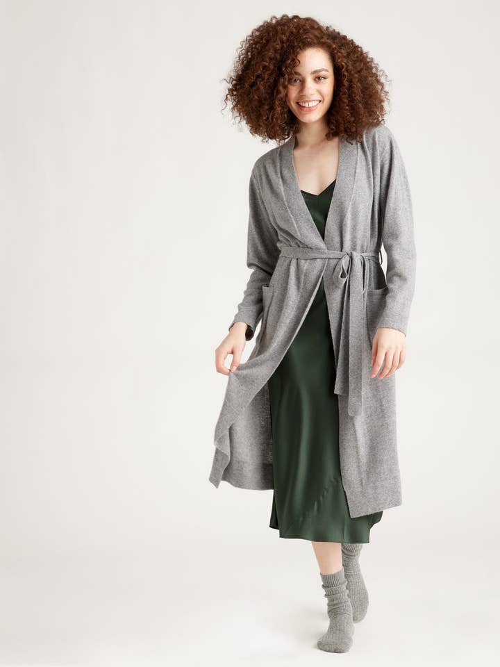 Peignoir mongol en cachemire pour la vente par Delfina&Co