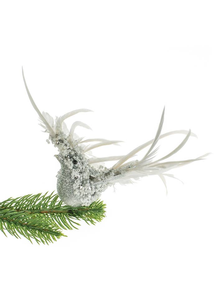 Ornement d'oiseau argenté/blanc avec queue en plumes pour la vente par Starlight Collection