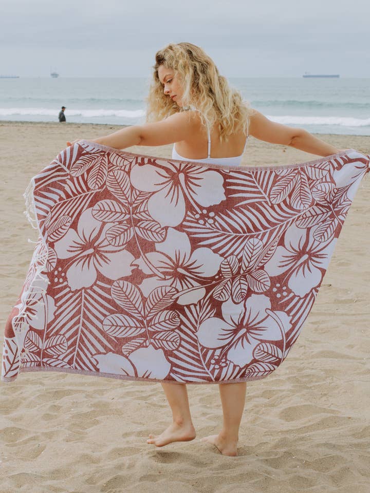 Hawaiian Flower Reversible Cotton Turkish Towel, Red
for wholesale by InfuseZen