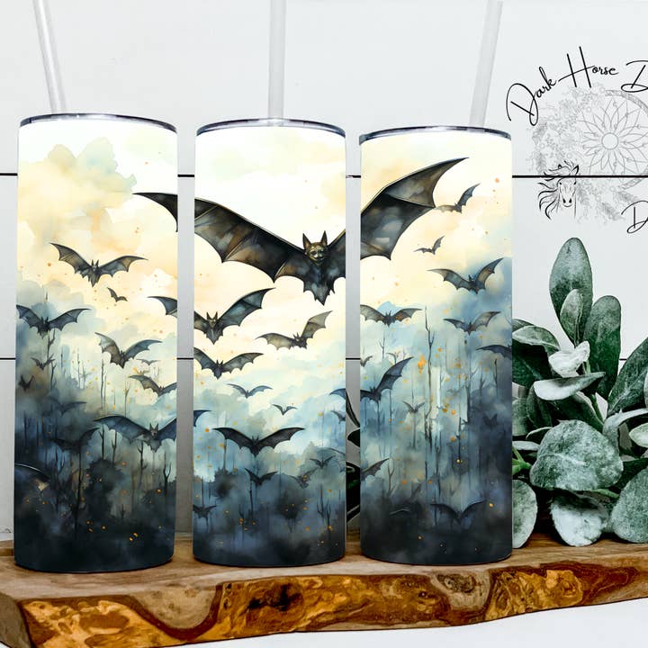 Grotta dei pipistrelli / Stagione spettrale / Autunno / Halloween / Bicchiere per la vendita all'ingrosso da parte di Dark Horse Dream Designs LLC