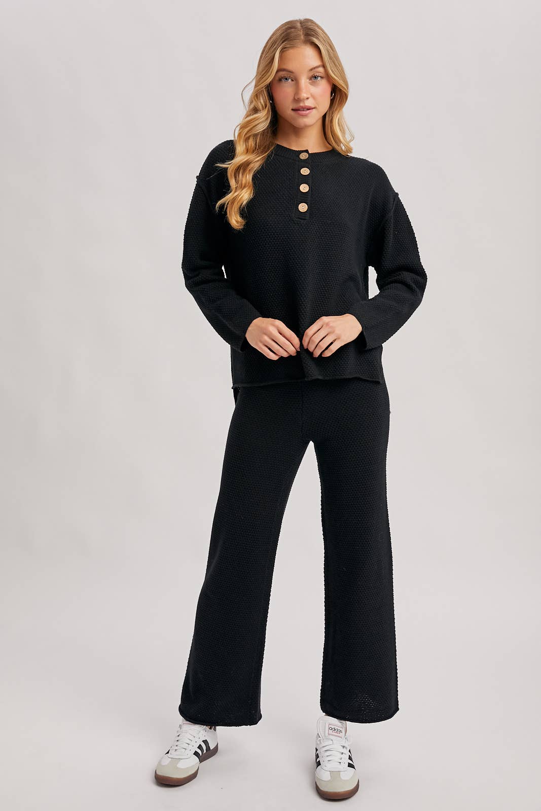 Bluivy - Wholesale Set met top en broek (GEEN Loungewear) - Dames - SET MET GEBREIDE TOP EN BROEK MET TEXTUUR0