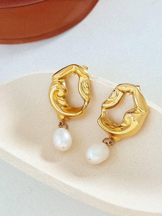 Nerissa 18K Gold Non-Tarnish Abstract Pearl Earring for wholesale on Faire1