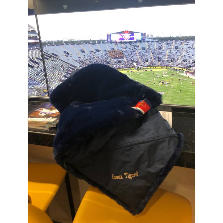 Pretty Rugged - Wholesale Throw Blanket - Waterproof Windproof Outdoor Blanket | Pretty Rugged33