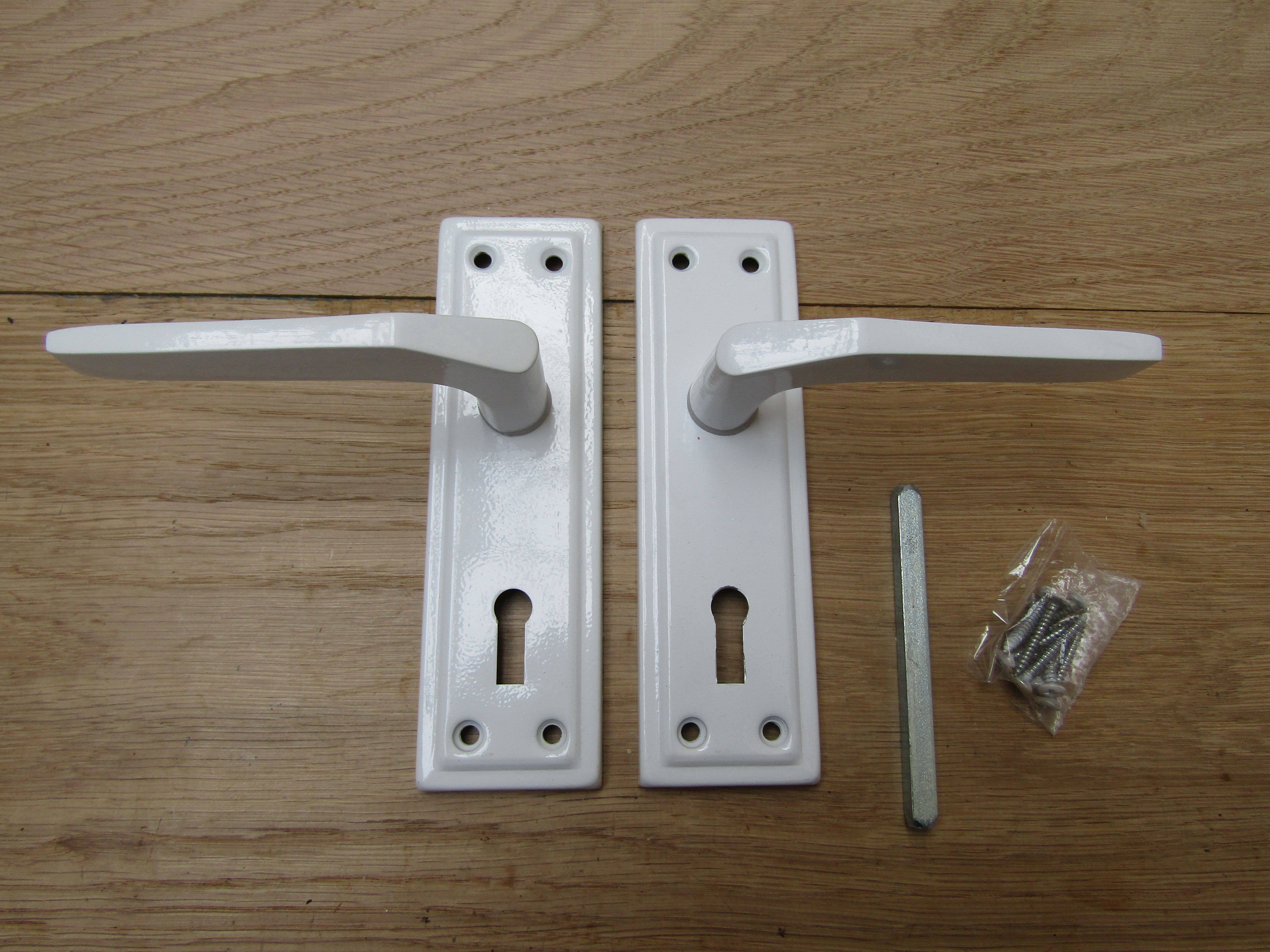 IronmongeryWorld - Wholesale Knob/pull - Pair of White Sprung Lever Lock Handle0