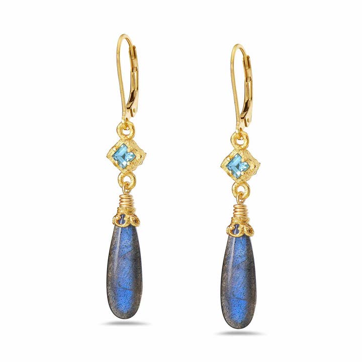 Labradoriet oorbellen met blauwe topaas en 18k gouden Vermeil voor wholesale door Anatoli Jewelry