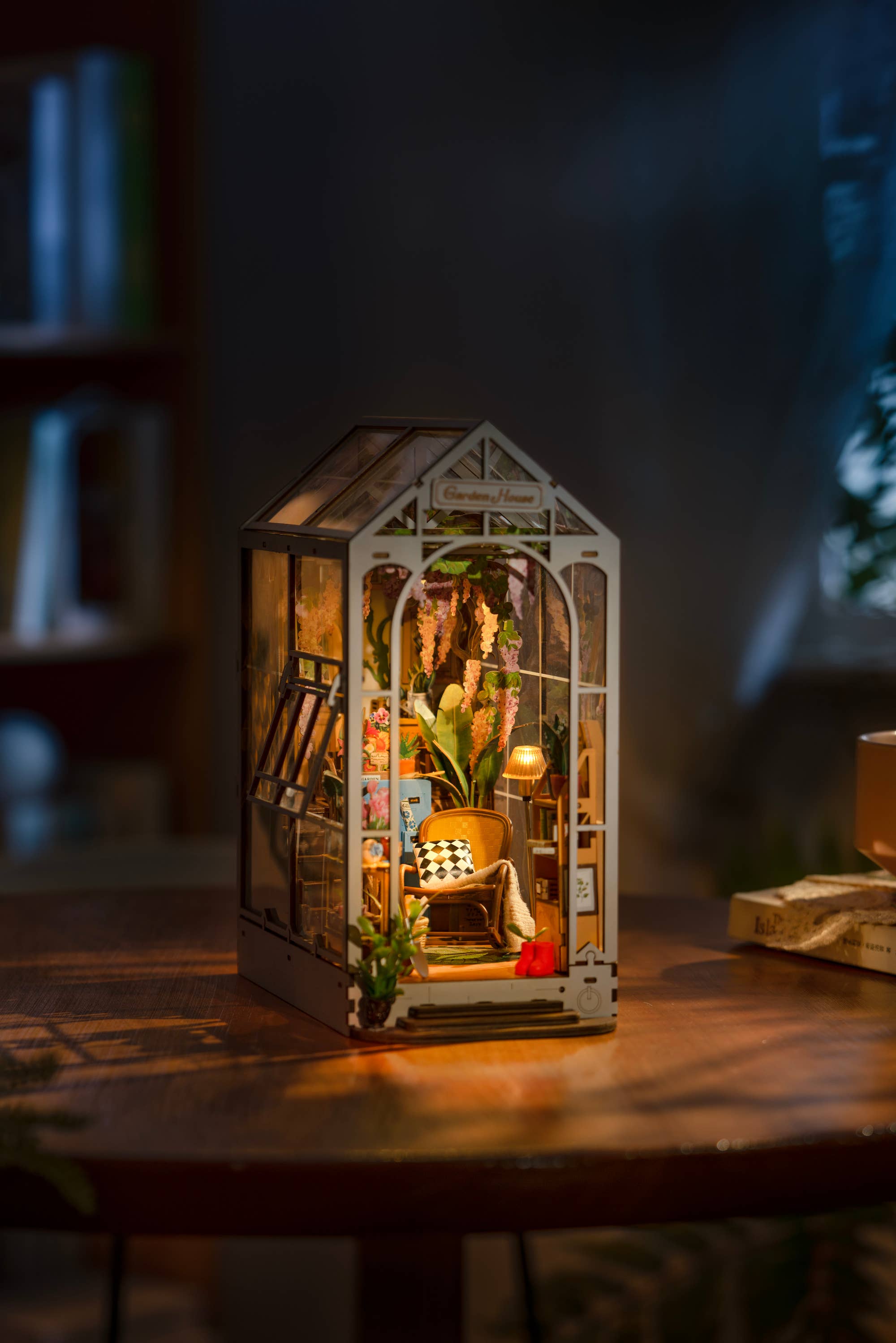 Magnote - Wholesale DIY Craft Kit - Rolife Holiday Garden House DIY Book Nook Kit3