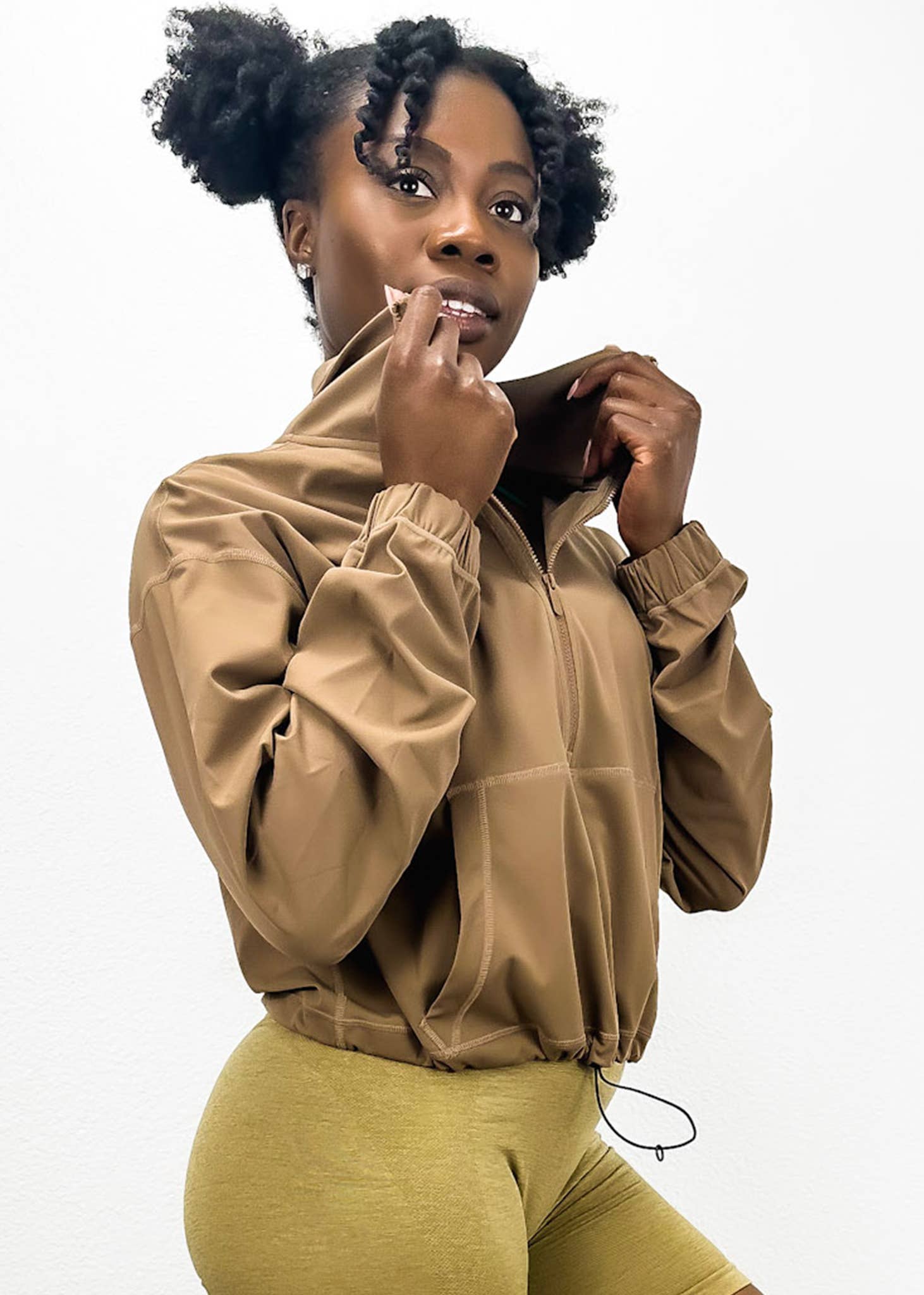 Active by Anna-Kaci – Engroshandel Træningsjakke - Dame – Buttery Blød Høj Hals Halv Zip Beskåret Jakke6