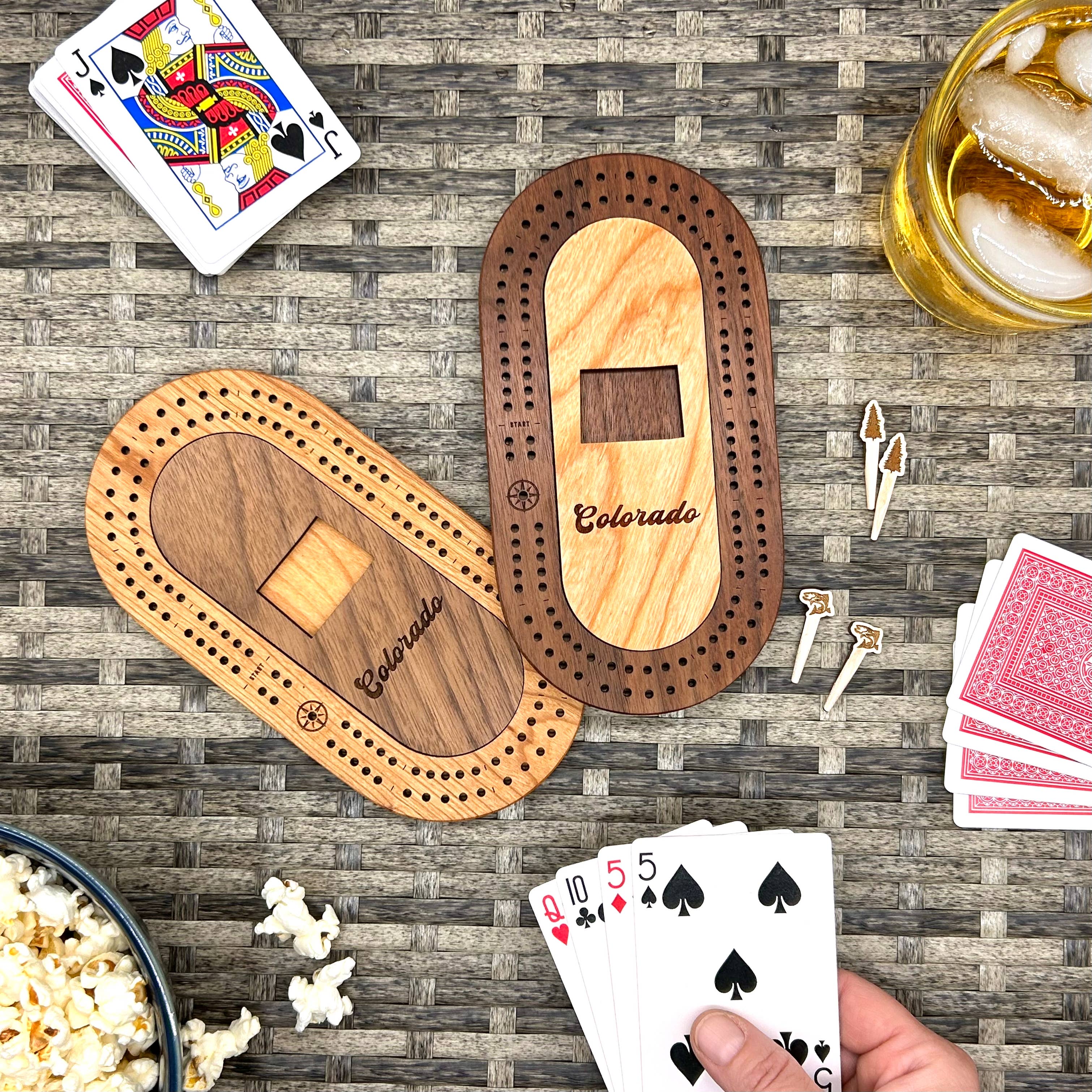 Cast & Carve - Venta al por mayor Juegos de mesa - Juego de minitablas de viaje de EE. UU., con pinzas personalizadas5