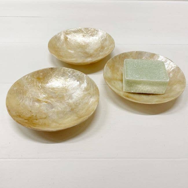 ByBazz – wholesale Decorative plate/dish/bowl – Schaaltje Schelp Capiz XS Goud7