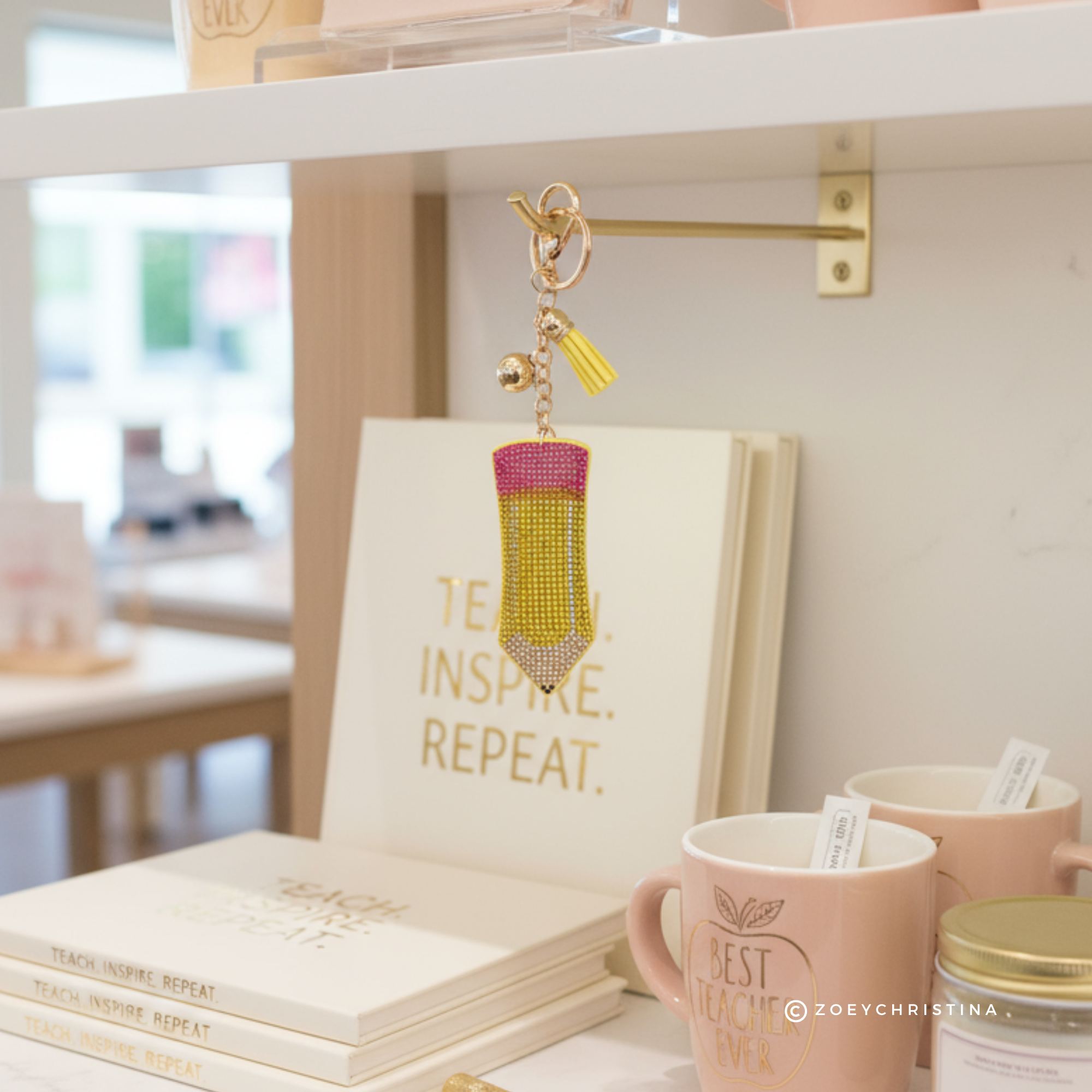 Zoey Christina – Großhandel Schlüsselanhänger – Damen – Rhinestone-Bleistift-Schlüsselanhänger – Lehrer, Schulanfang11