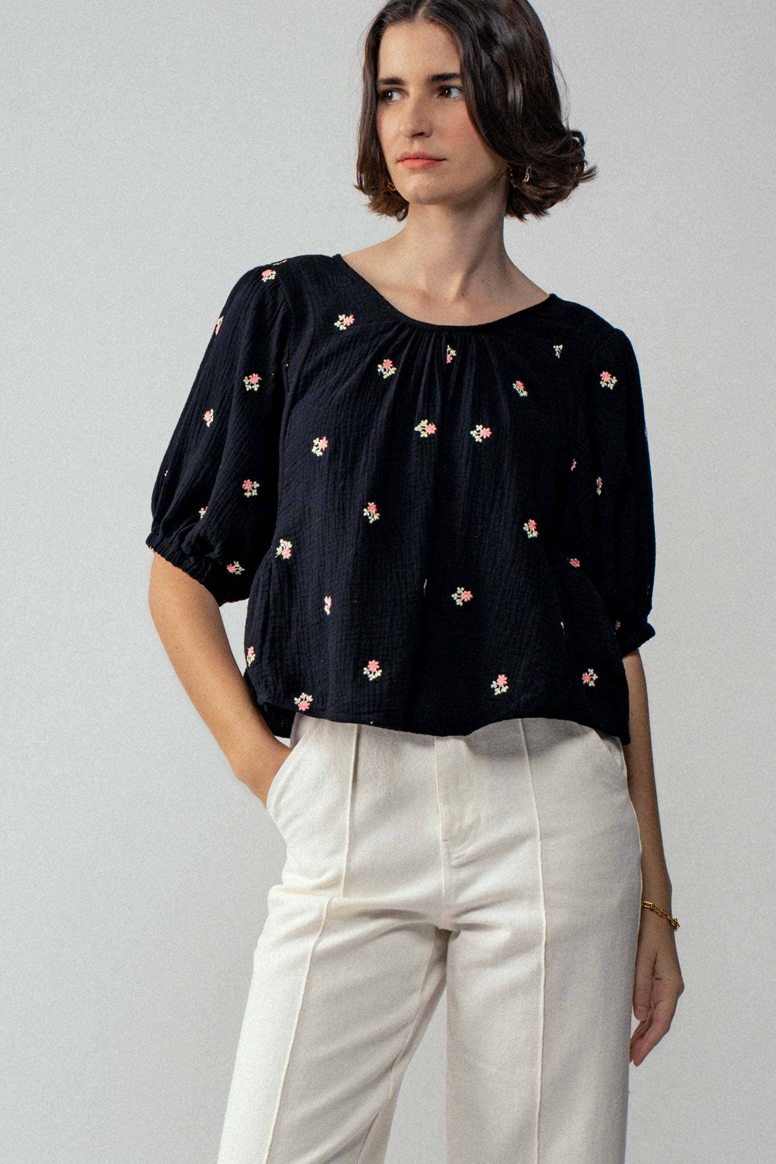 Urban Daizy - Wholesale Blouse - Women's - Floral Embroidered Gauze Blouse6