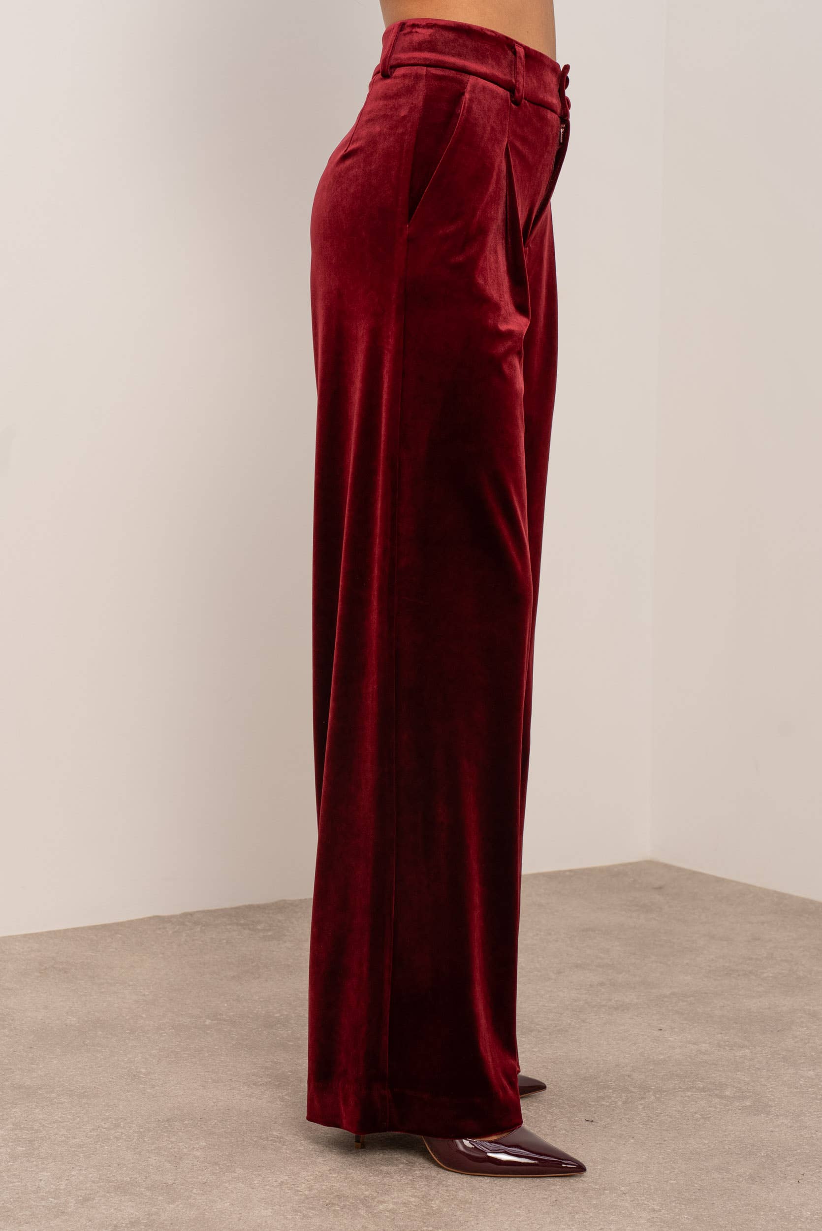 Attentif Paris - Wholesale Pants - Women's - Wide velvet and fluid pants with double button27