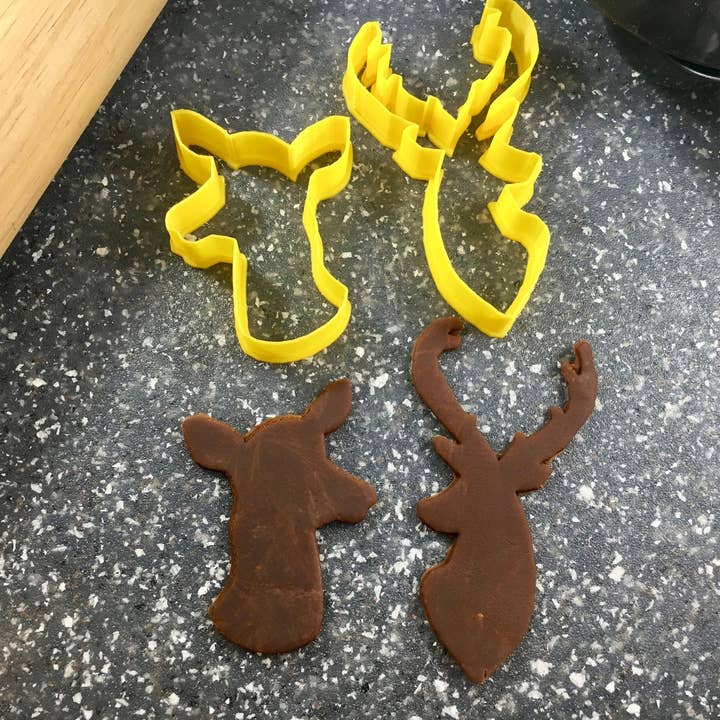 CookieCutterSupply - Wholesale Cookie Cutter - Doe Buck Cookie Or Fondant Cutter Set