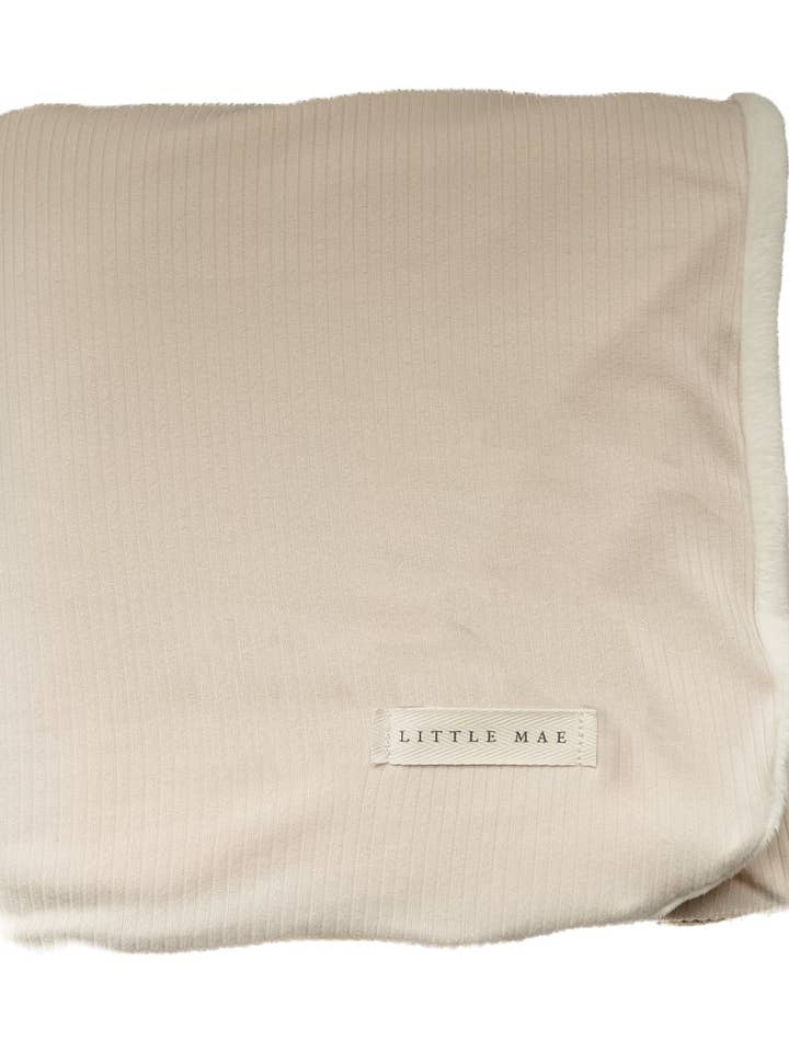 Couverture pour tout-petit côtelée en avoine pour la vente par Little Mae and Co