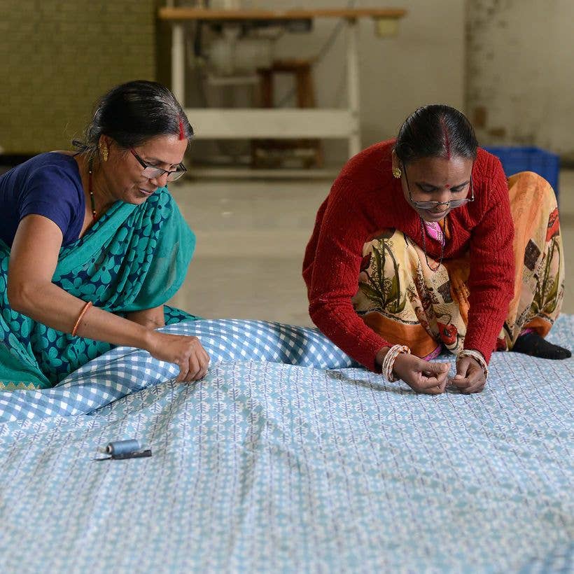 Folklore Couture - Wholesale Makeup/Cosmetic Bag - Quilted Pink Tiger Print Makeup Bag | Cosmetics Toiletry Bag6