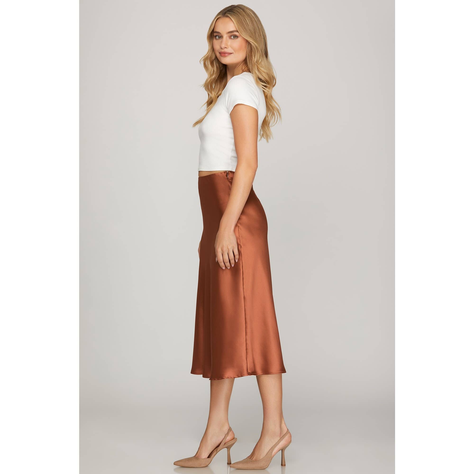 STYLE USA - Wholesale Rok - Dames - SATIJNEN MIDI-ROK MET SCHUINE SNIJLĲN11