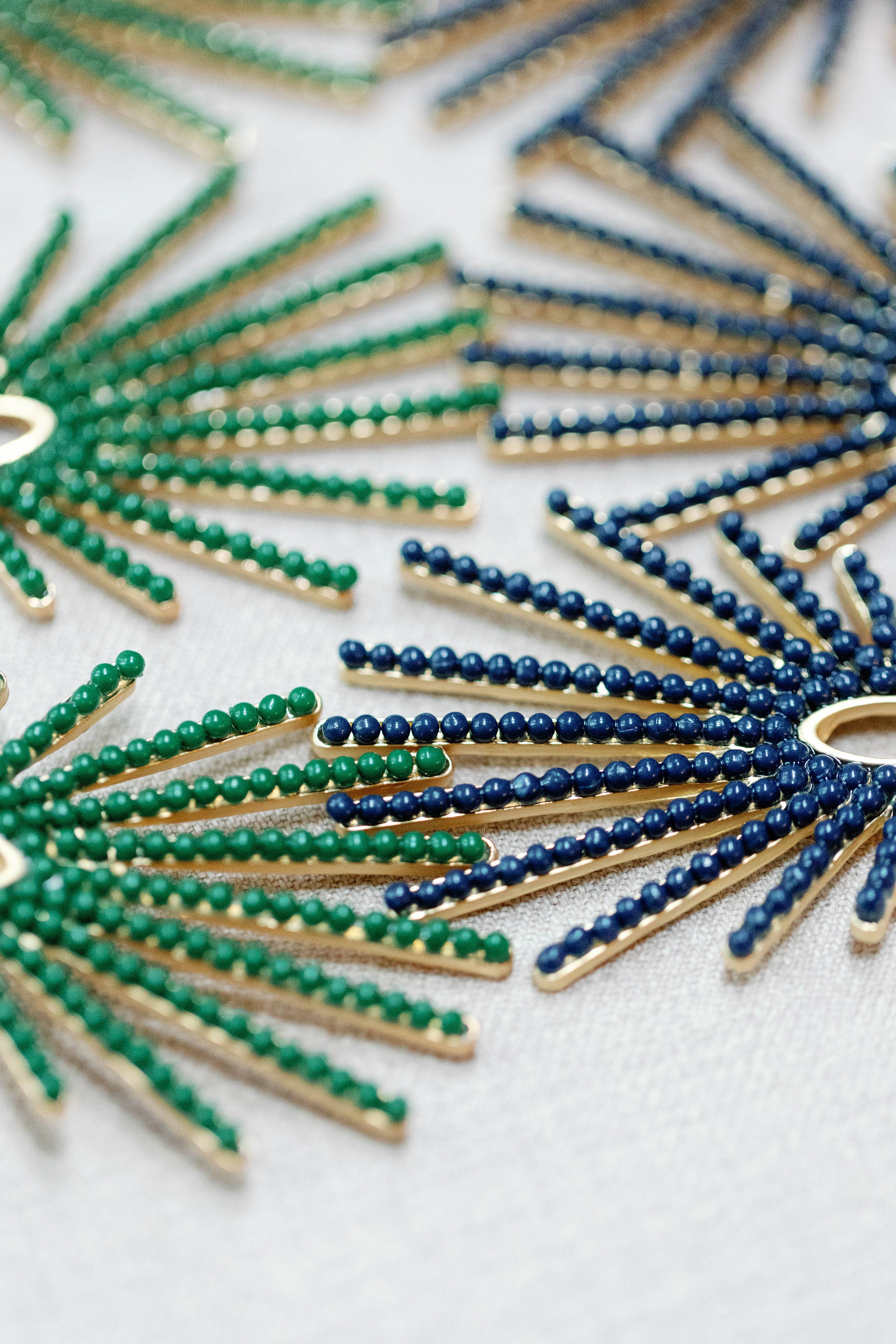 St Armands Designs of Sarasota - Venta al por mayor Pendientes colgantes - Pendientes colgantes Olive Sunburst6