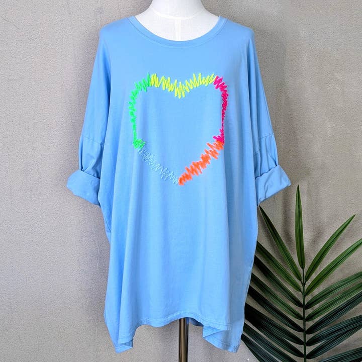 Ampia maglia in jersey di cotone con motivo a cuore neon sul davanti (M-L) per la vendita all'ingrosso da parte di Tempest Designs