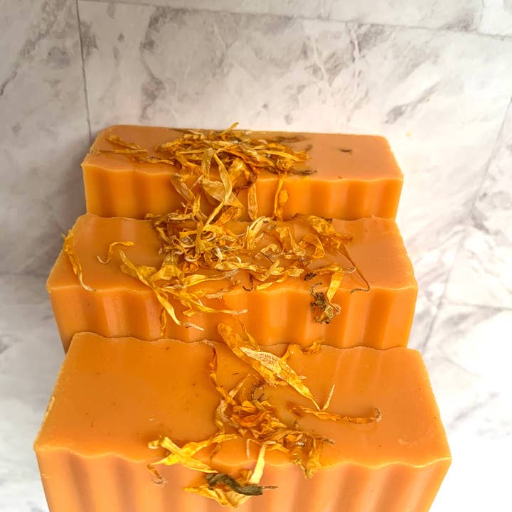 Mellow Melanin LLC - Wholesale Bar Soap - Turmeric Manuka Honey Brightening Soap Bars