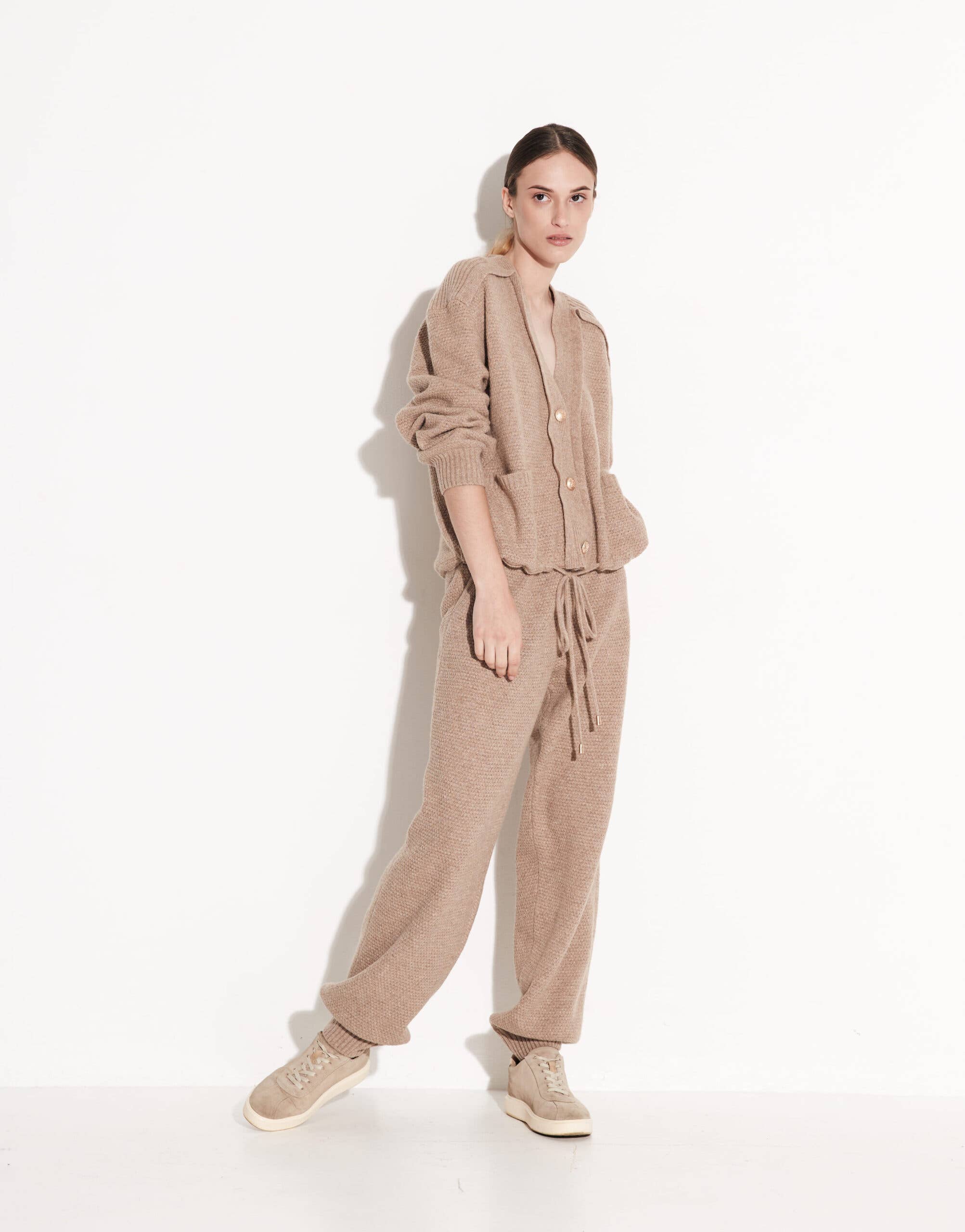 Aina Gasse - Wholesale Lounge Set - Women's - Helen Sweater & Pant Set3