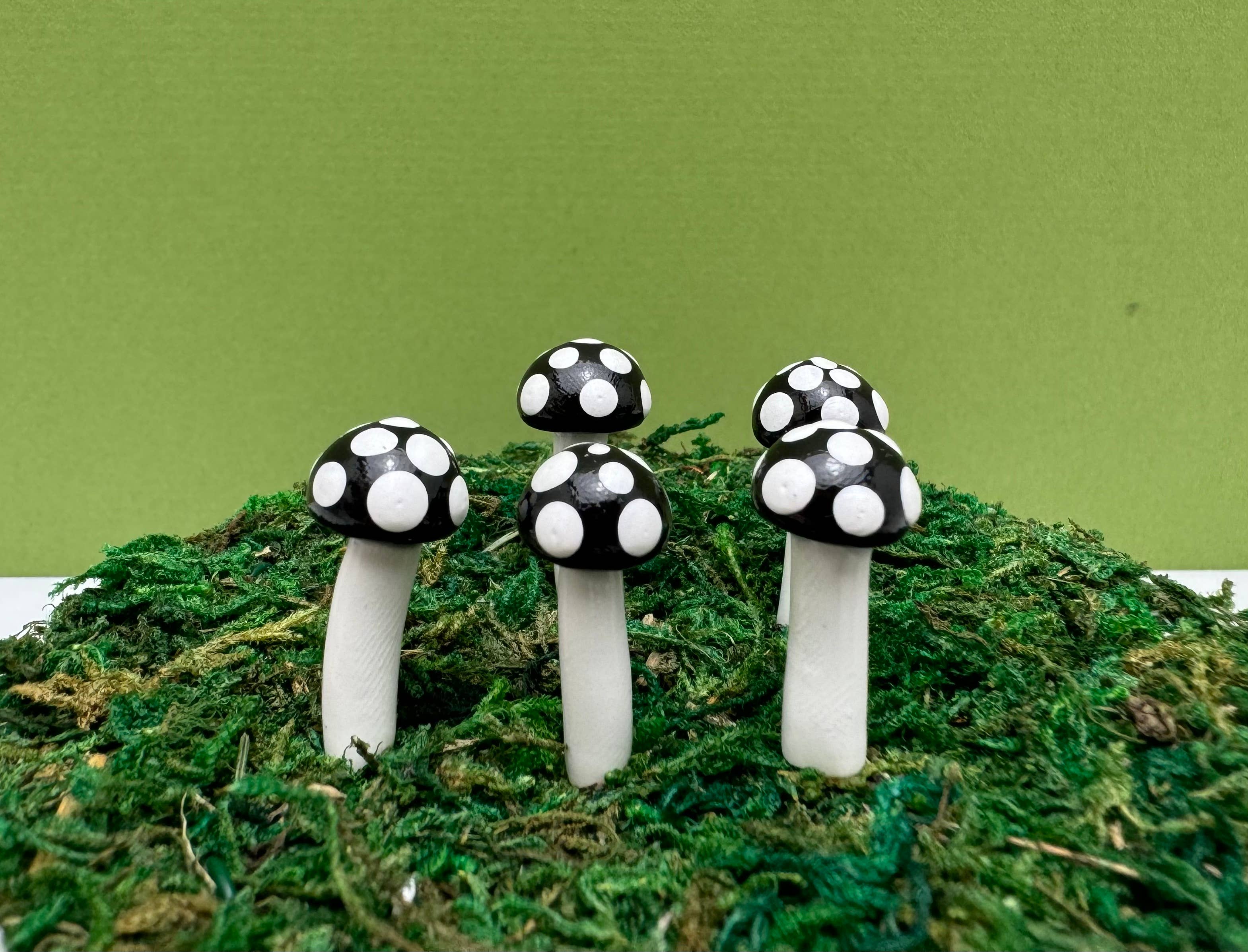 Mystical Woodlands - Wholesale Garden/Lawn Stake - Fairy Garden Mushroom Plant Pick - Ball Style10