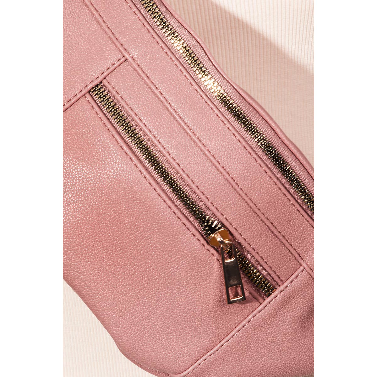 Collections by Fame Accessories – Pochete - Mulher por atacado – Bolsa de Cintura de Pele1