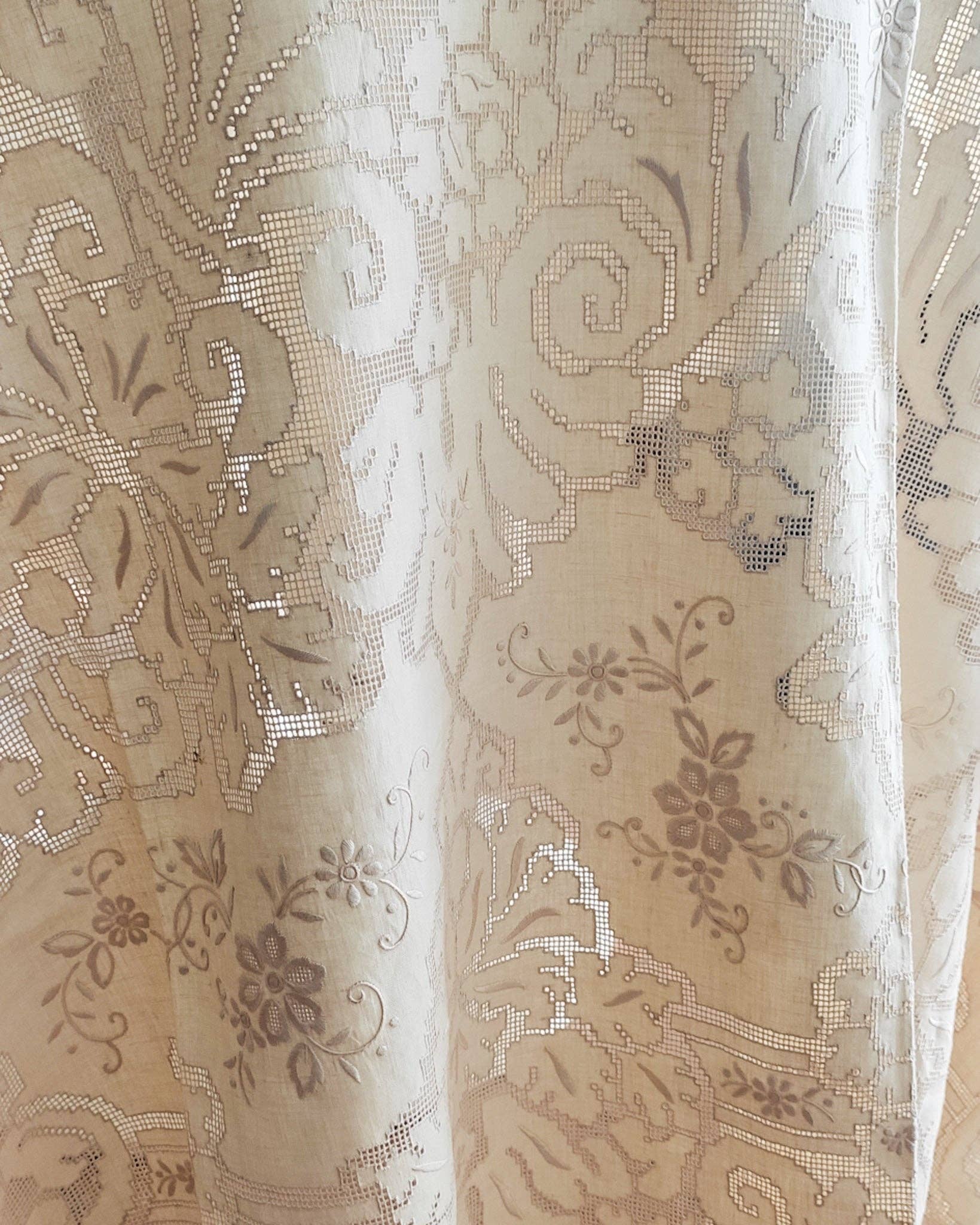 Heyfoo - Wholesale Tablecloth - Sicilian paraded linen tablecloth with 12 napkins10