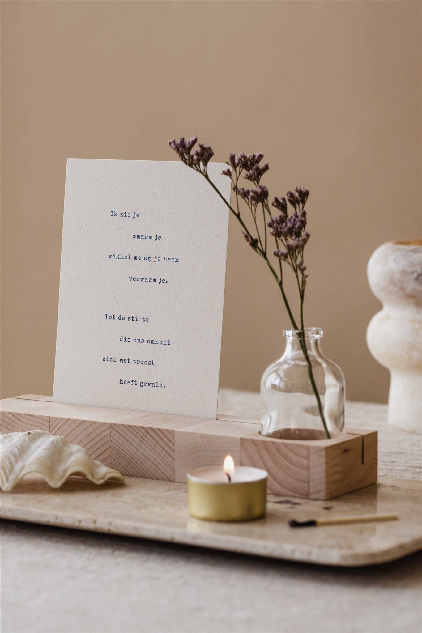 Roosmarijn Knijnenburg – wholesale Dekorativt bordsobjekt – Hold It + – kortställ1