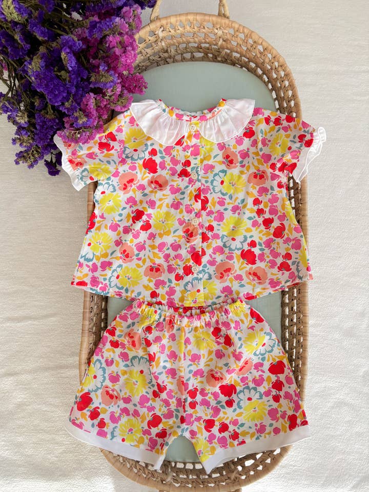 Bloemenpyjama met Kraag en Ruches voor wholesale door Maria Jasmim Baby & Child