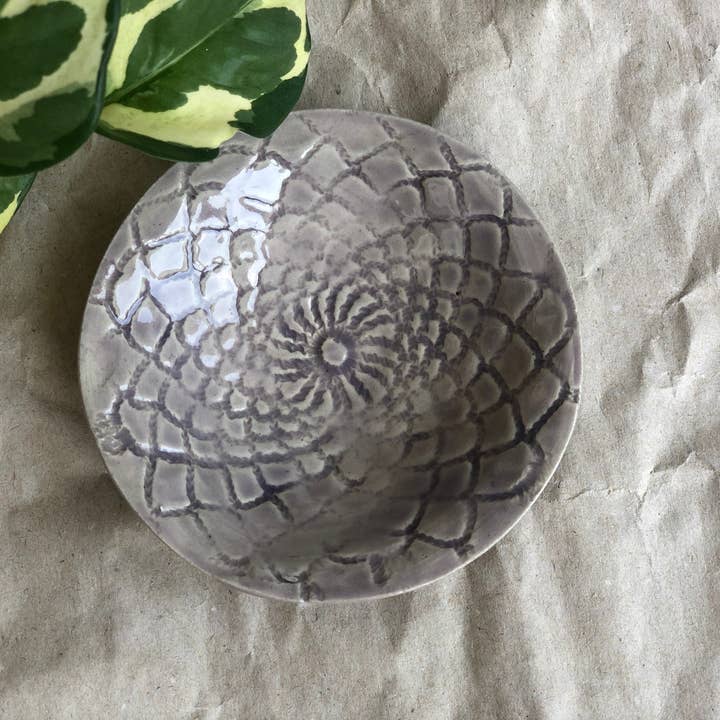 Assiette à thé, bol à sauce, plat circulaire, petite assiette (lavande) pour la vente par CeramiLu