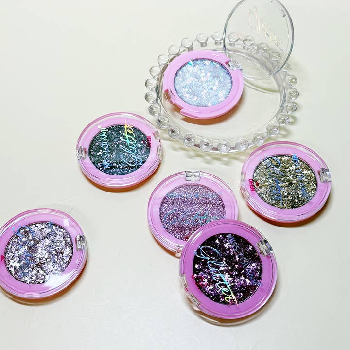 A Sparkling Glitter Eye Shadow for wholesale by Funteze