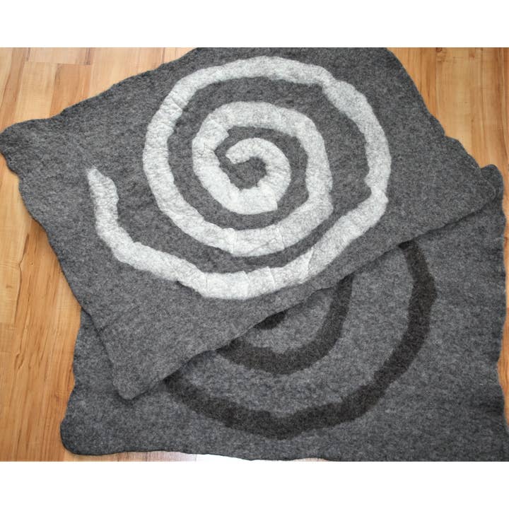 herzundhund - Wholesale Pet Duvet - Dog - Thick dog blanket made of organic wool felt gray1
