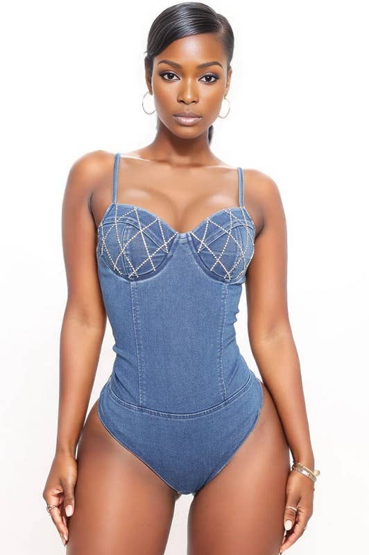Medium Denim Denimbodysuit med rhinestone detaljer for engroshandel på Faire2