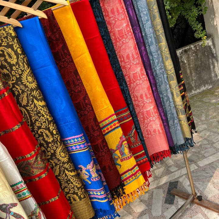 GYPSY STUDIO - Wholesale Wrap - Women's - 5 pcs Wool Shawls Handcrafted Woman's Wool Shawls 5