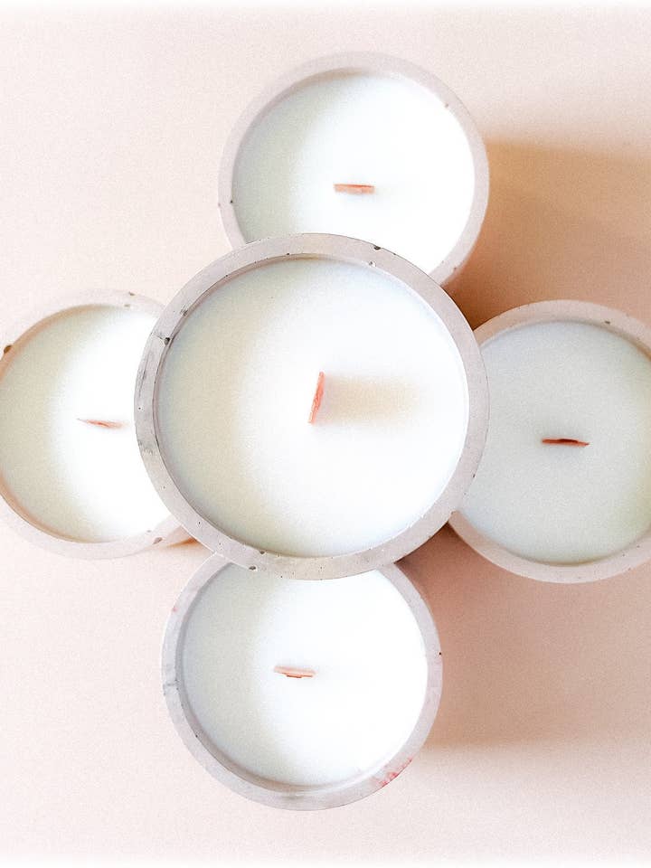 Nouvelle bougie en cire de soja à la noix de coco Mimosa & Mandarin pour la vente par Worth Your Penny