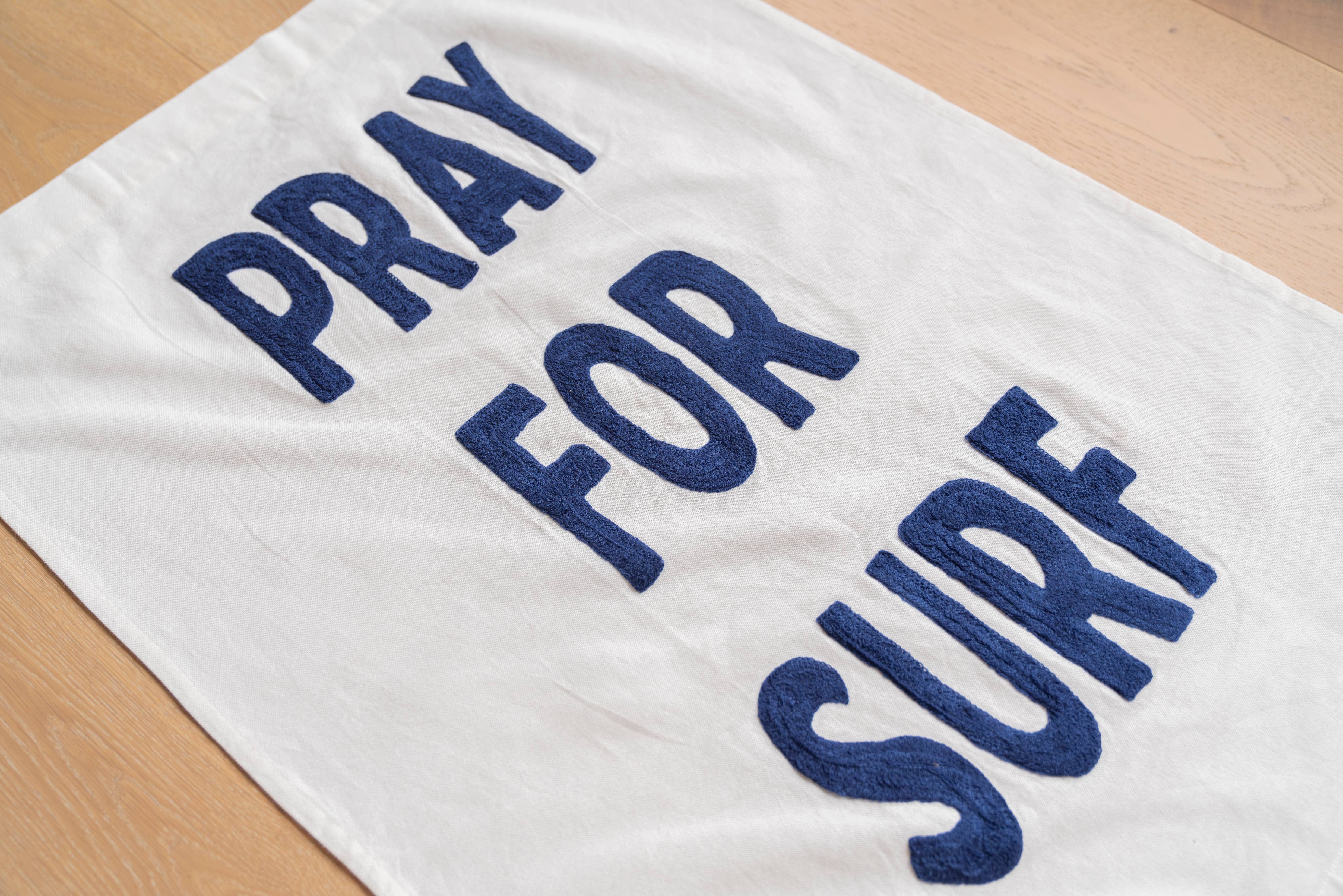 Sandstone & Sage - Vendita all'ingrosso Arazzi/Tessuti d'arredo - Arazzo da appendere alla parete Pray For Surf in 2 colori3