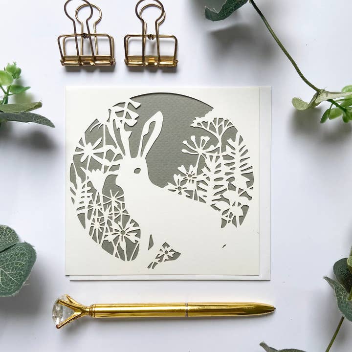 Carte lapin de Pâques, carte de Pâques lièvre, carte d'anniversaire lièvre pour la vente par Chow's Stories