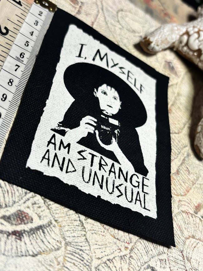 Three Raccoons – wholesale Patch – Lydia Deetz, I myself am strange and unusual patch.5