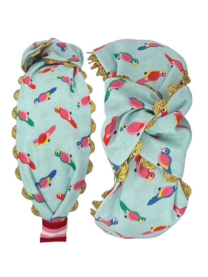 Fête des perroquets avec pétoncles dorés pour la vente par Pretty Happies