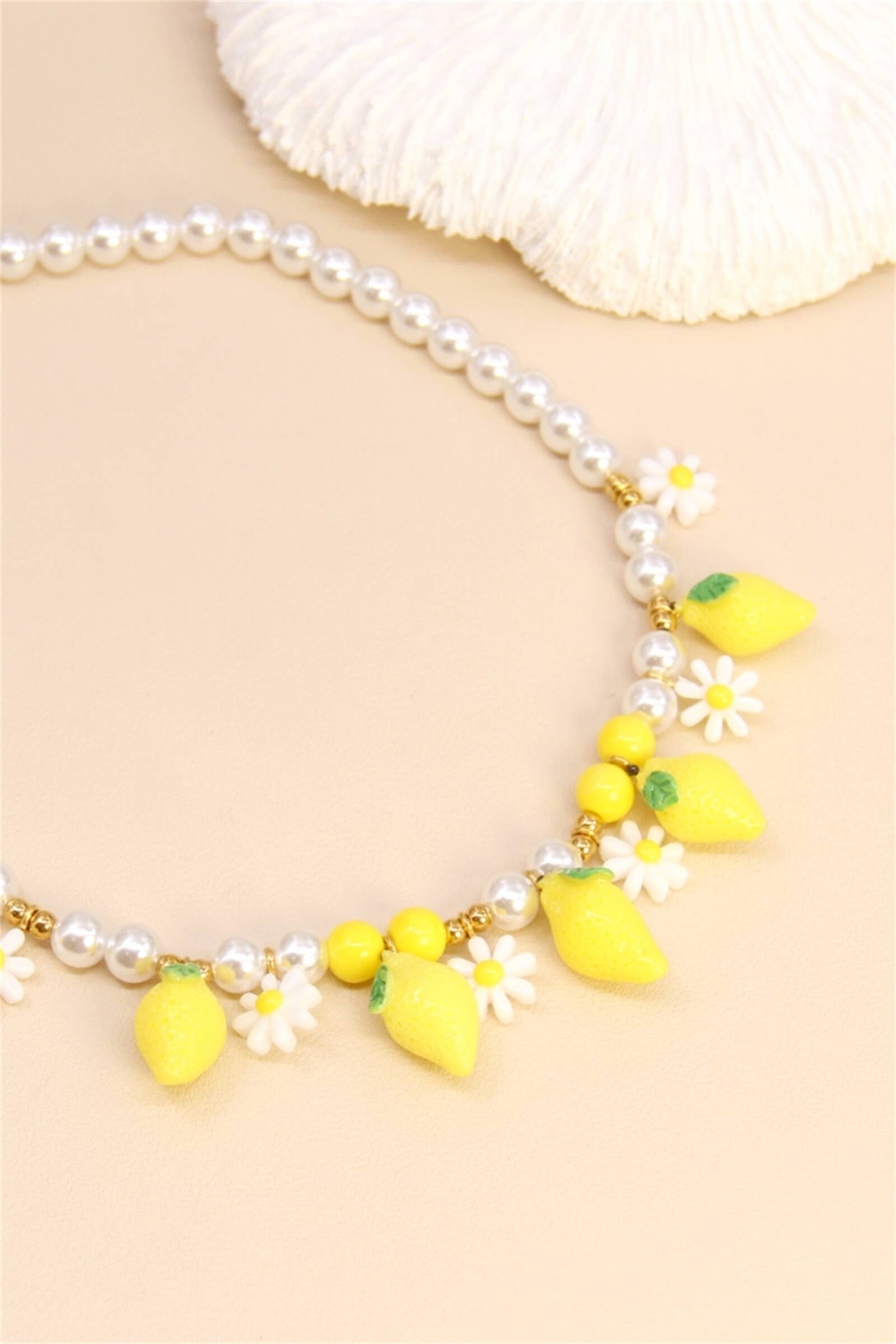 BELLISSIMA BIJOUX - Wholesale Pendant/Charm Necklace - Lemon Pearl Necklace And Daisies Tangy Touch1