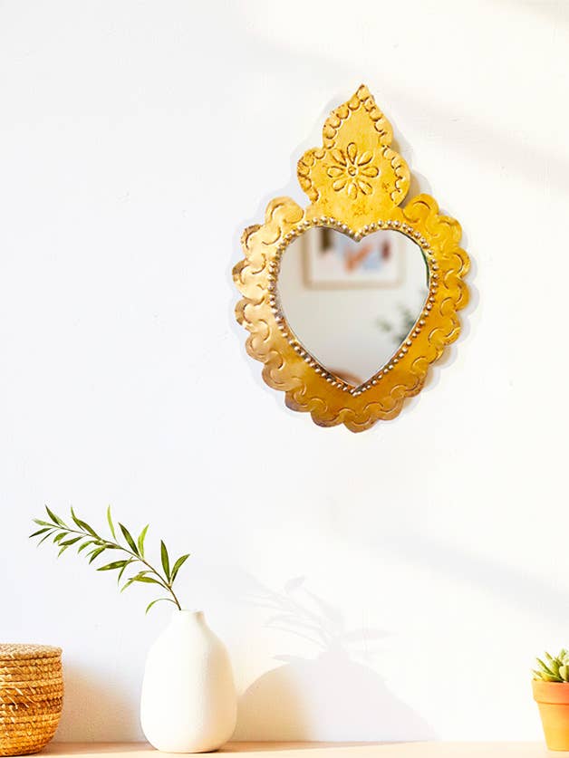 Mirror heart golden flower for wholesale by Tienda Esquipulas distribution