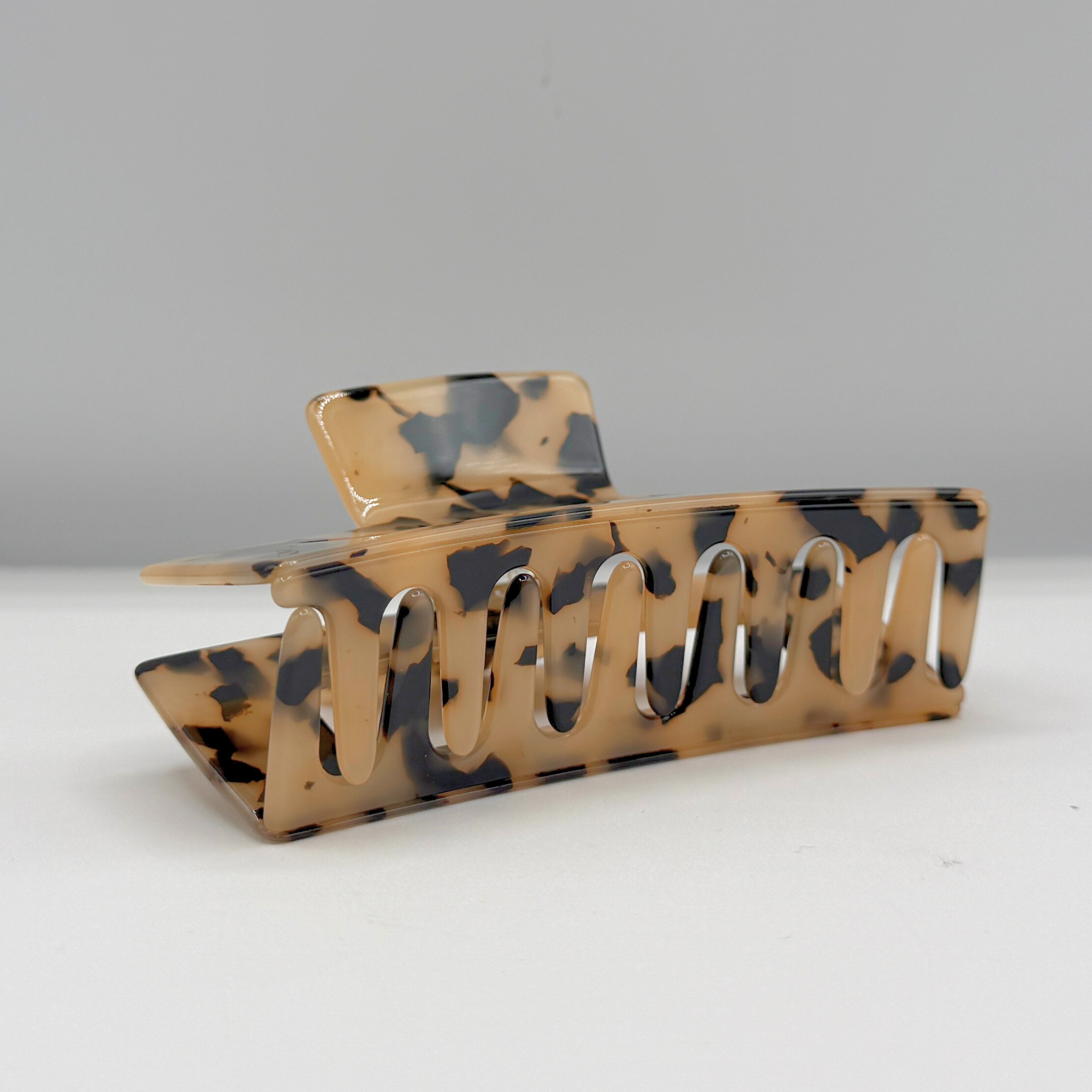 Love Attack - Wholesale Hair Clip - Women's - Aven Cellulose Acetate Hair Claw Clips48