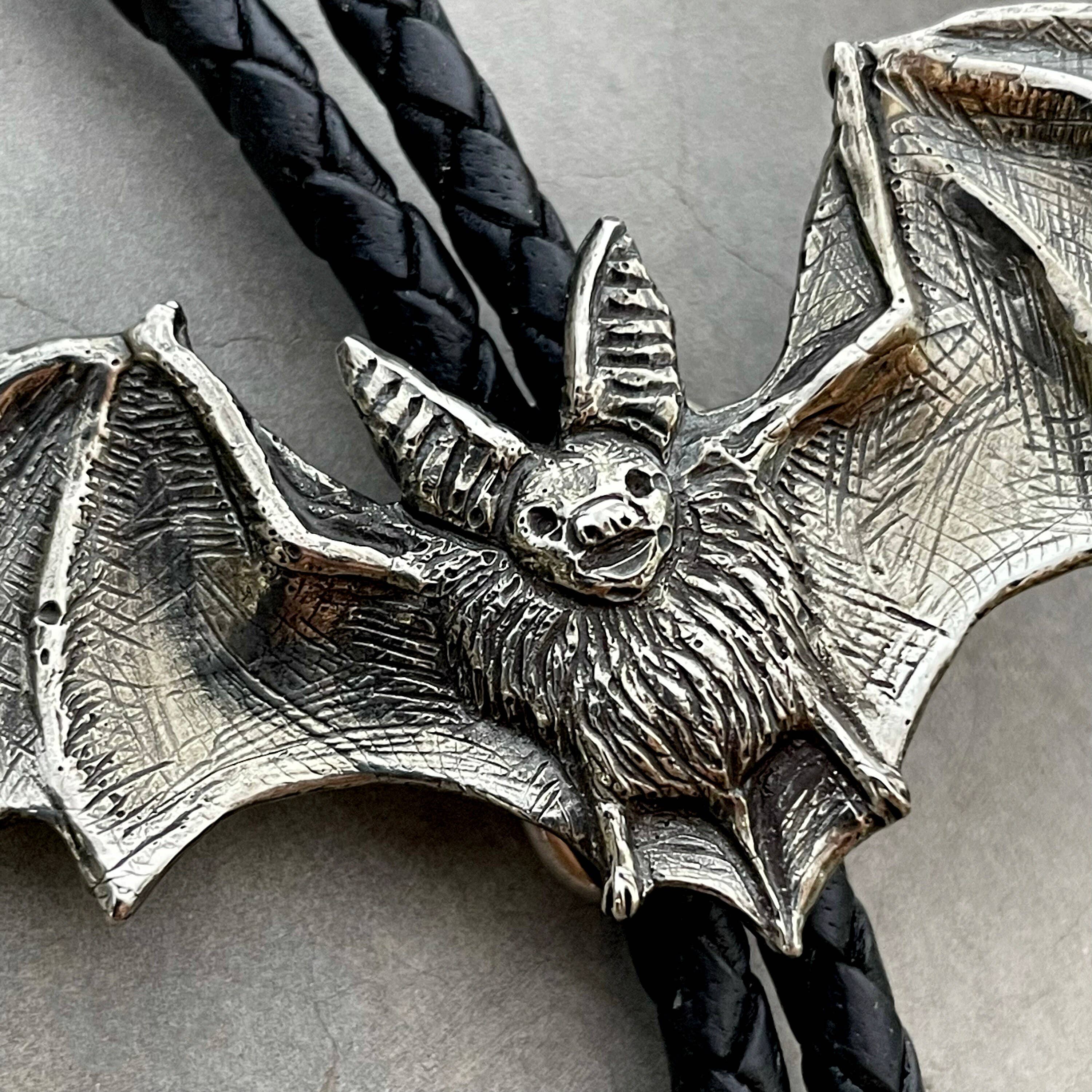 HELIOTROPE – wholesale Slipsar – Herr – Bat Bolo Tie - Blek fladdermus4