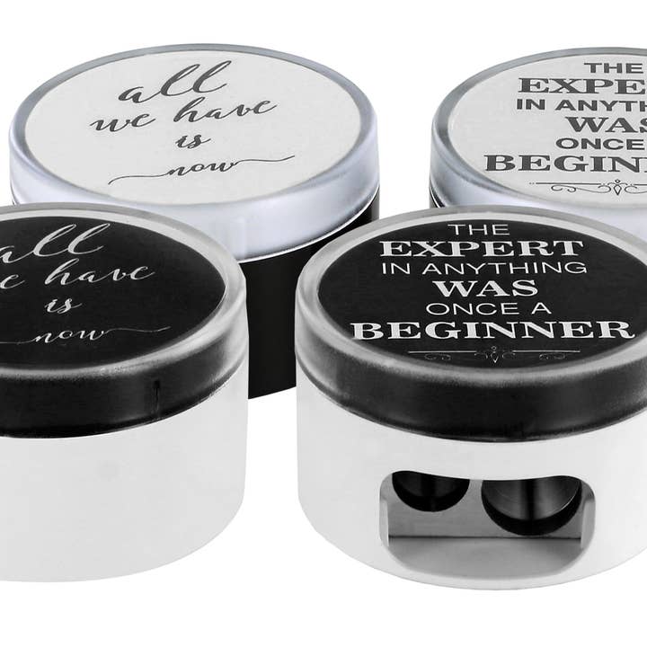 208 M2 Quotes B&W for wholesale by KUM USA